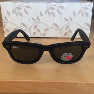 Black leather Ray-ban wayfarer